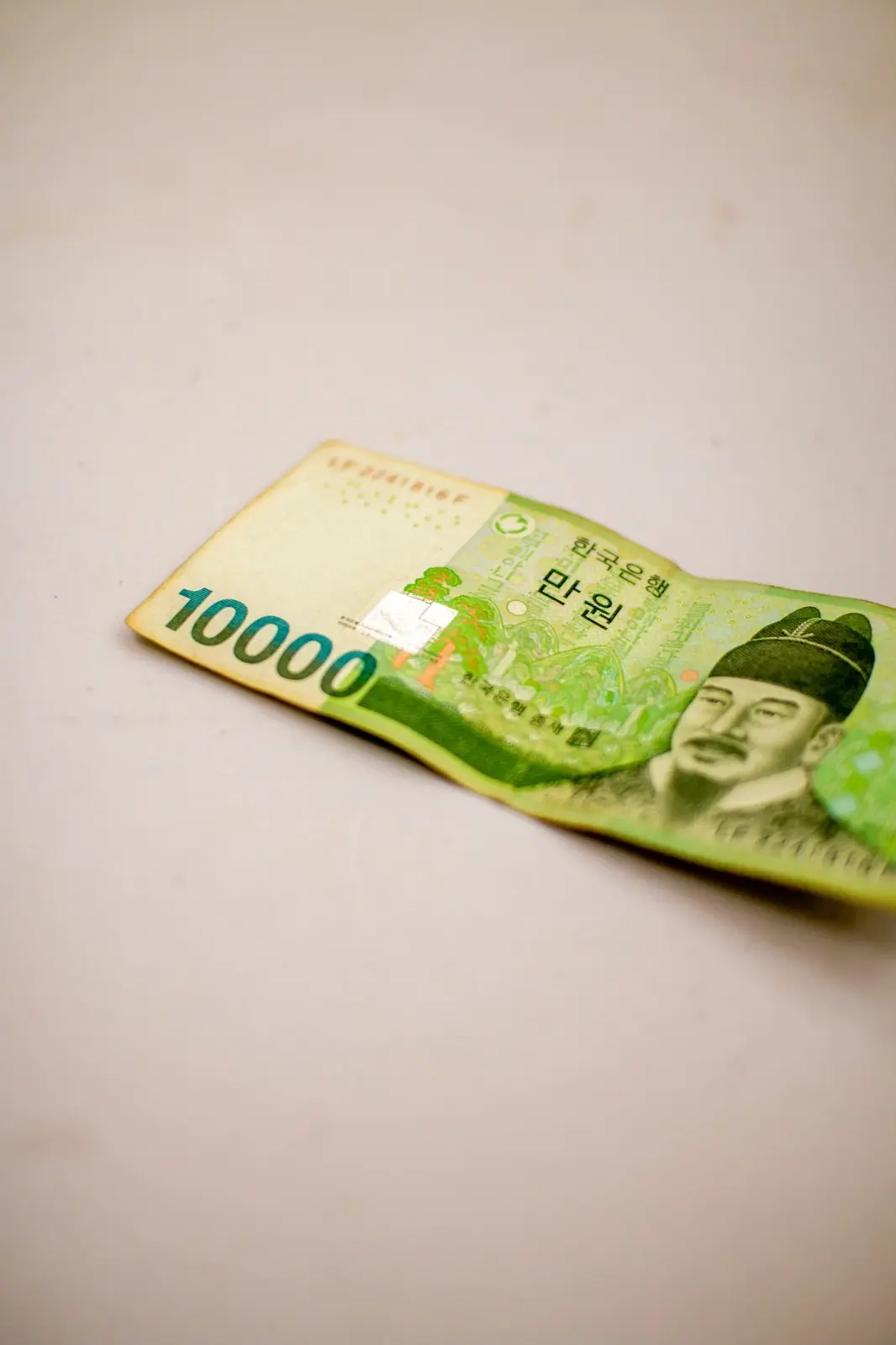 Money in Korea: Currency, Cards & Payment Tips (2026)