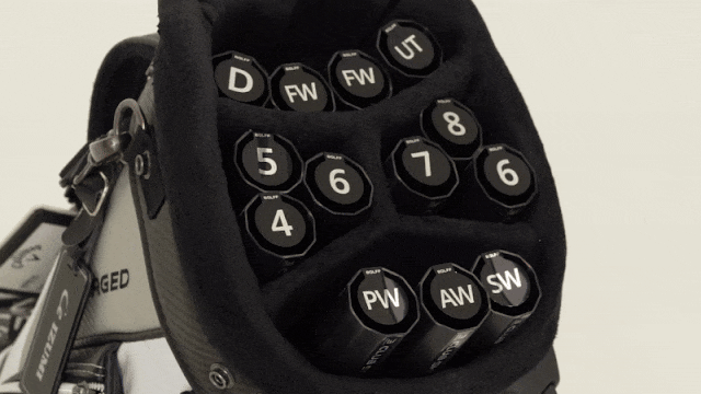 클럽쉴드 보호 케이스에 6번 아이언을 넣고 빼는 모습