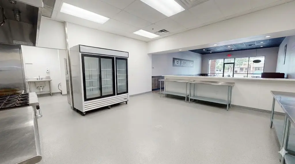 업소용냉장고폐기 후 깨끗하게 정리된 주방 모습, 새로운 시작을 위한 준비가 완료된 깔끔한 공간이랍니다.