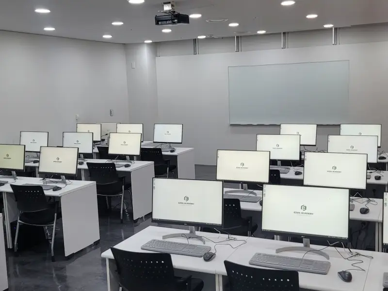 영상편집, AI영상제작, 영상제작, 기업실무, 취업포트폴리오, 국비지원, 국기, 국민내일배움카드, 이젠아카데미, 인천 구월동, 인천시청앞, 영상교육, 강의, 기업맞춤형, 광고기획, 구글 GA4, 콘텐츠 제작, 기업실무프로젝트, GA4 기반 콘텐츠·광고 데이터 분석