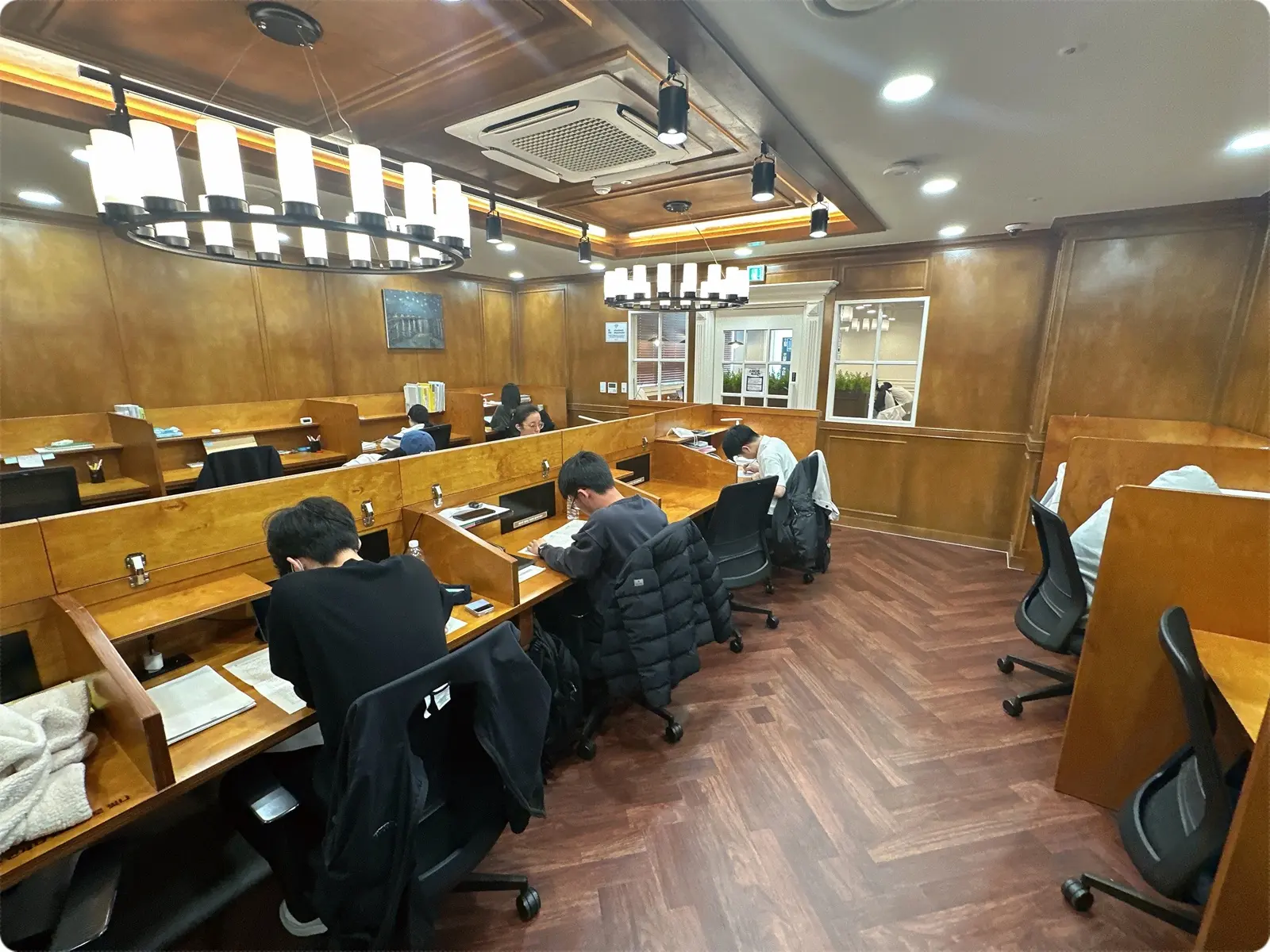 스터디카페 평당 130만 원대 인테리어 정말 가능할까요