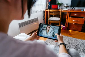 "비대면진료 솔루션 왜 없나" 해외 요구에 개발 나선 이지케어텍