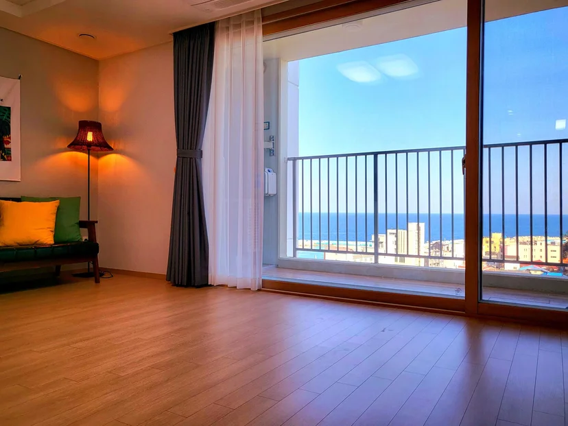 Ocean view from the living room window (Listing ID : 3535)