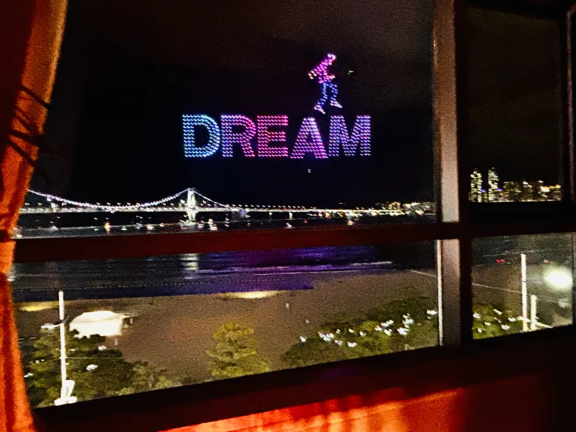 Gwangan Bridge and a nighttime drone light show seen from the window (Listing ID : 30270)