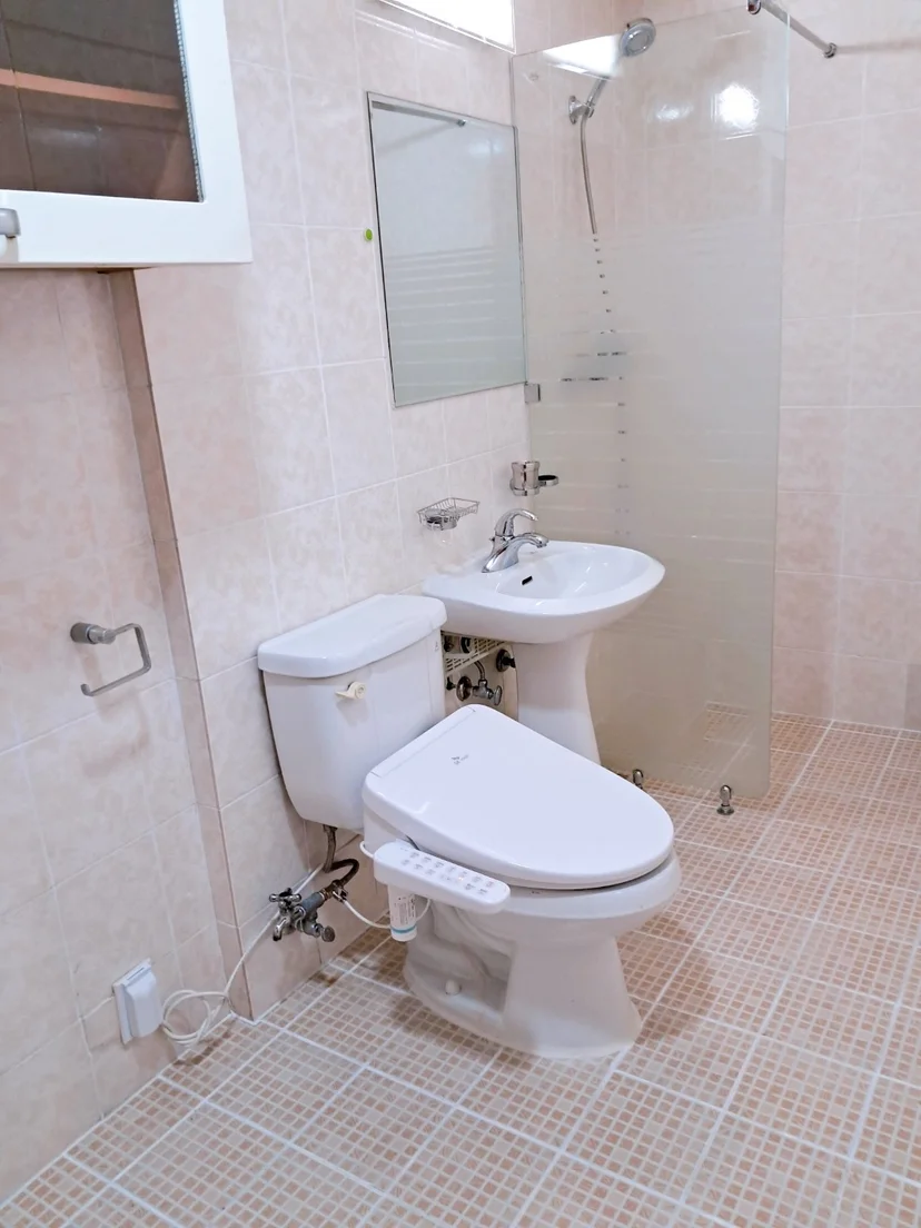 Tiled bathroom with a glass shower partition (House no. : 36619)