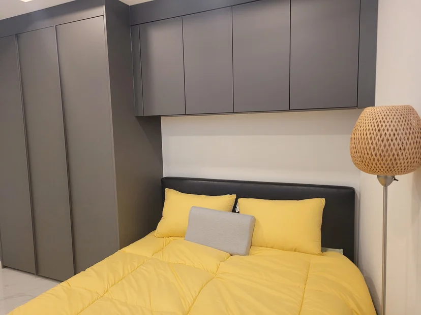Bedroom with double bed and built-in wardrobe (Listing ID : 40873)
