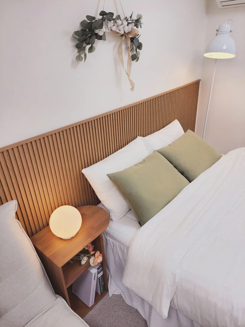 Wide view of the studio bedroom and bright window (집 번호 : 7997)