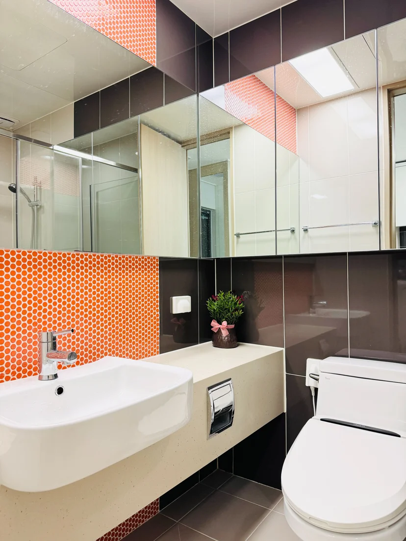 Bathroom with a wall-mounted sink and orange tile (Listing ID : 39296)