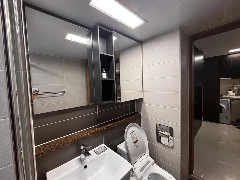 Bathroom with a vanity mirror and a bidet toilet (Listing ID : 30270)