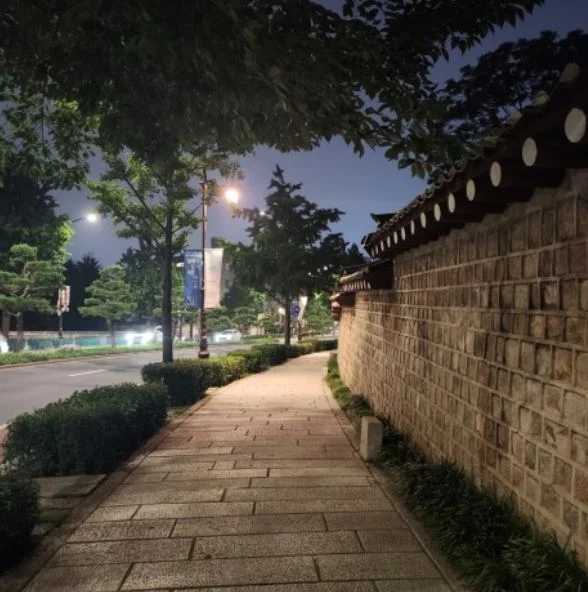 Quiet stone-walled street at night (Listing ID : 24649)