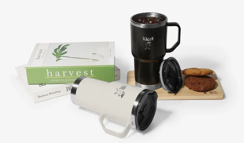 마플 스텐 텀블러 600ml 브랜드 로고 각인 인쇄 블랙·아이보리 2종 뚜껑 오픈 상태 스타일링 이미지