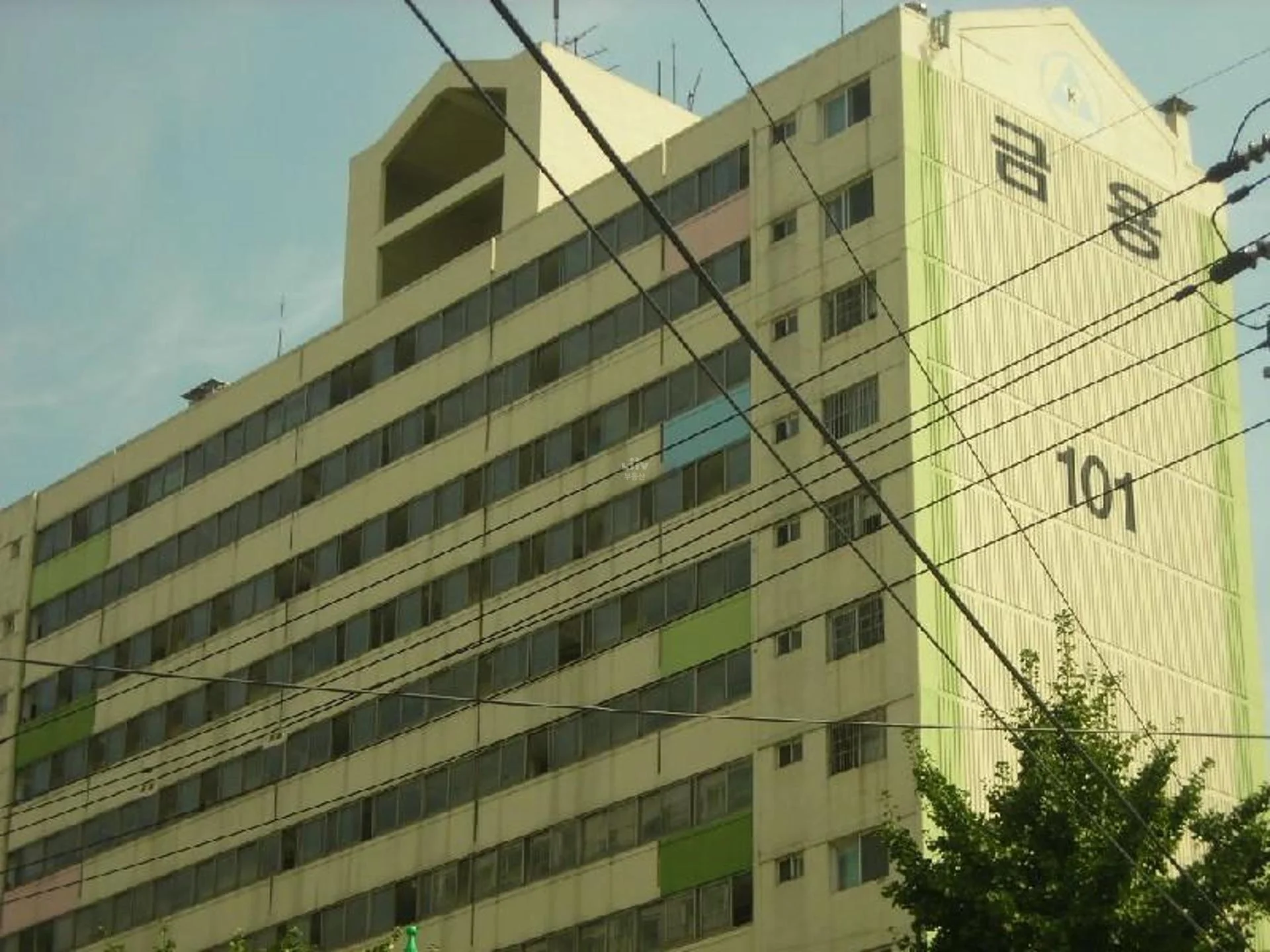 금용 아파트 건물 외관