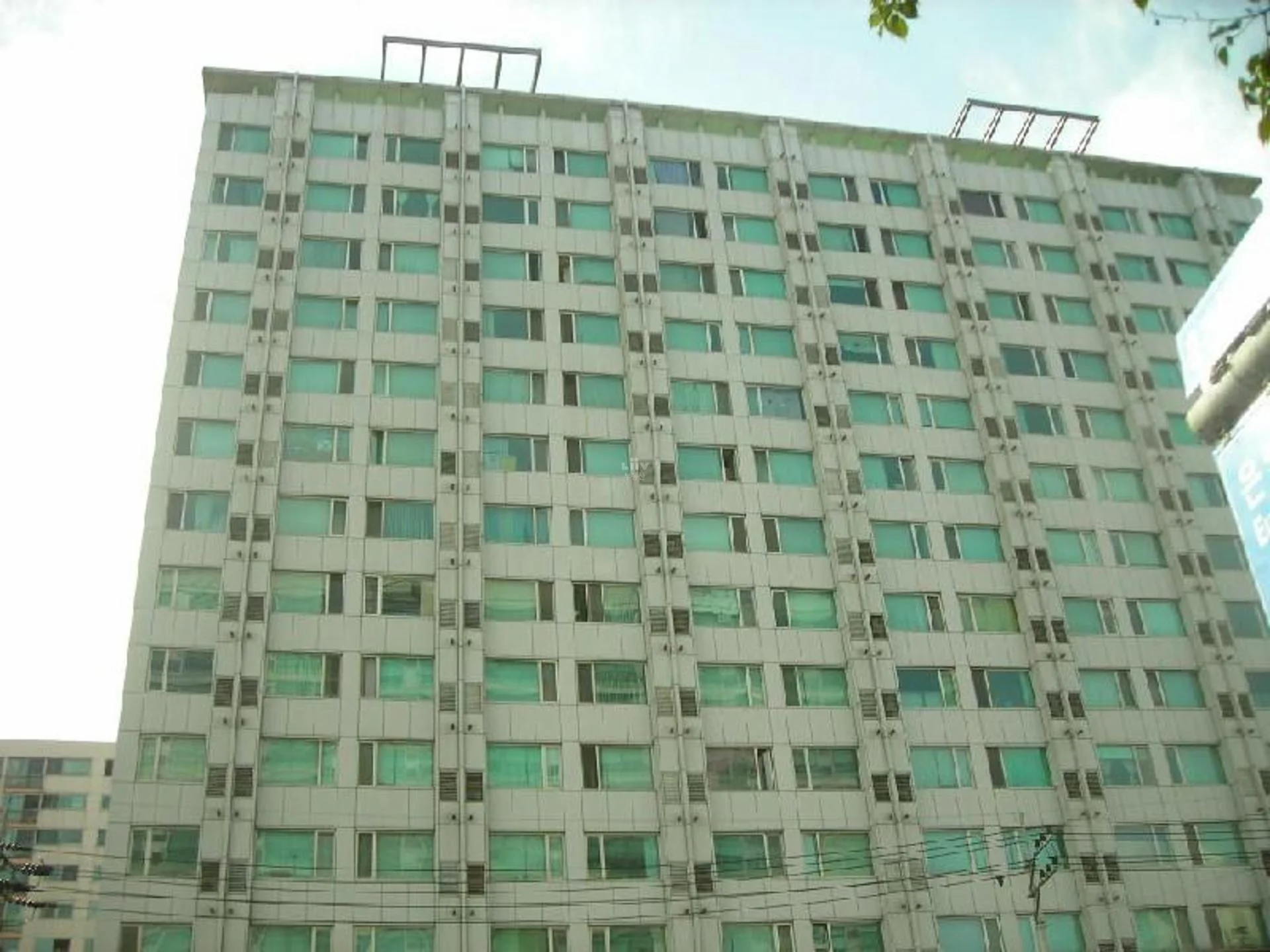 오피앙 오피스텔 건물 외관
