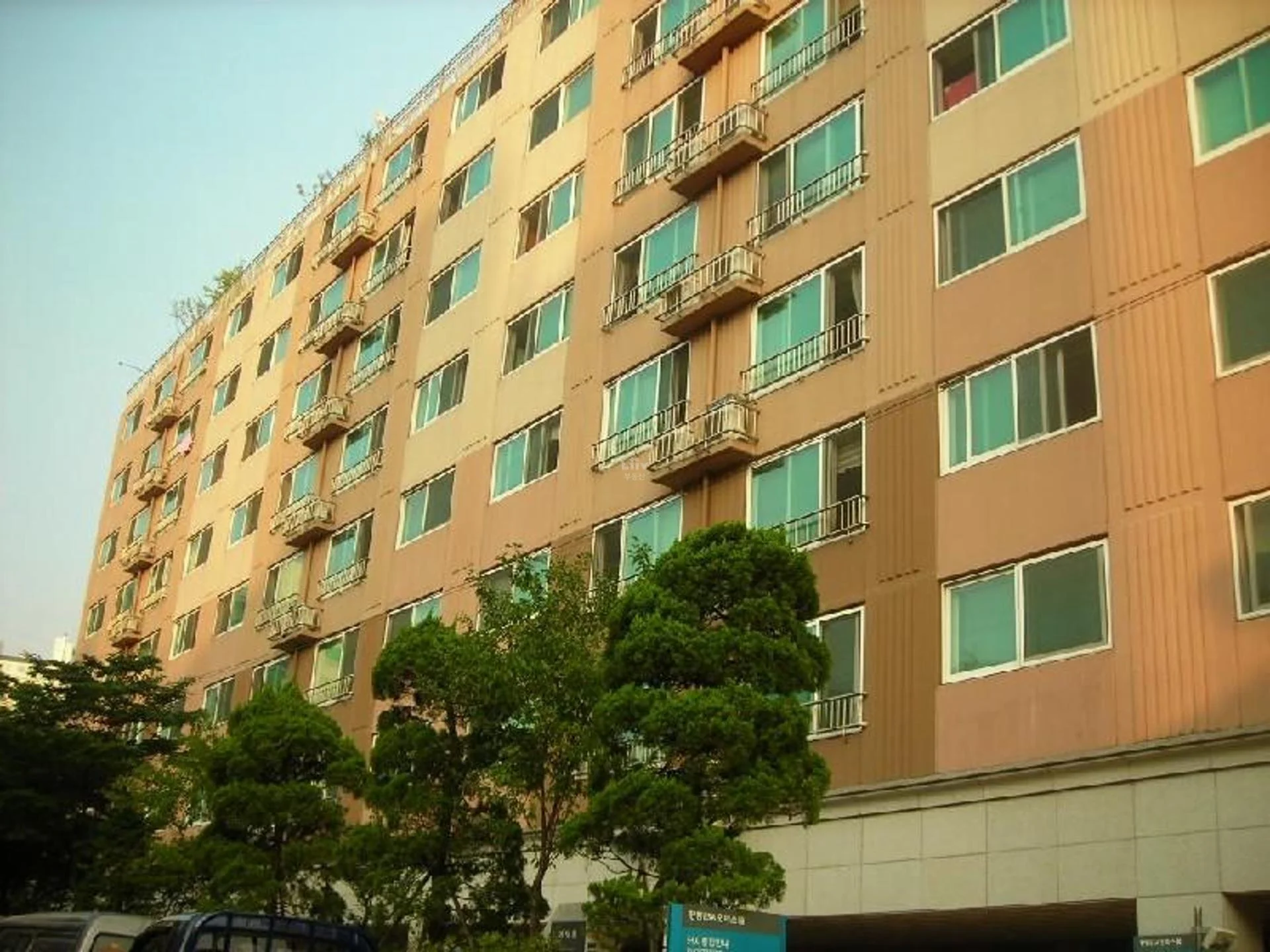 ESA홈타운 오피스텔 건물 외관