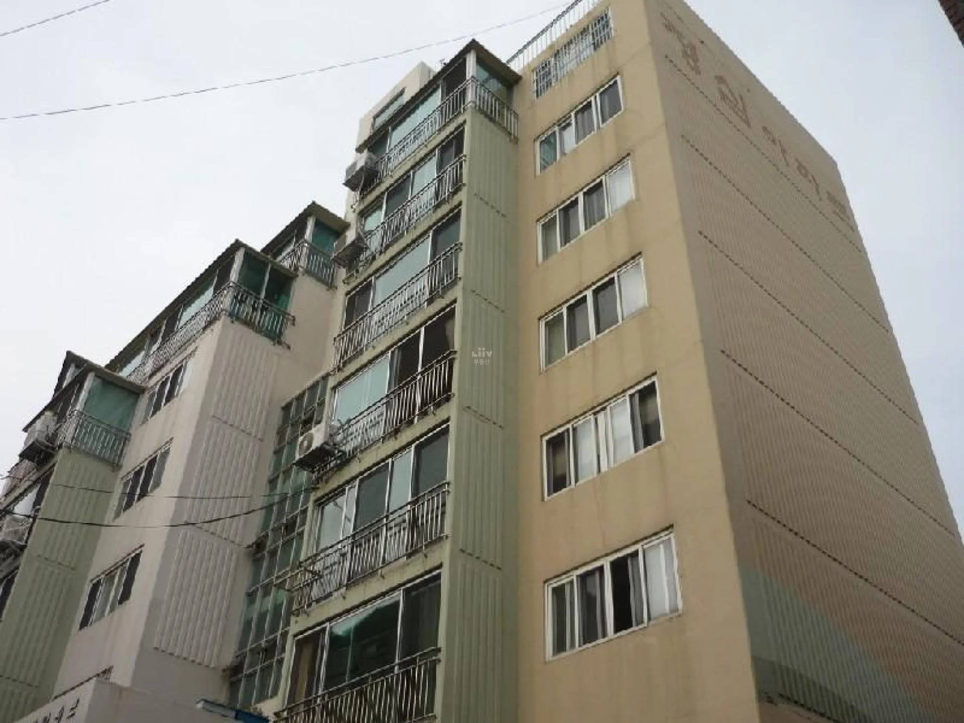 정심 아파트 건물 외관