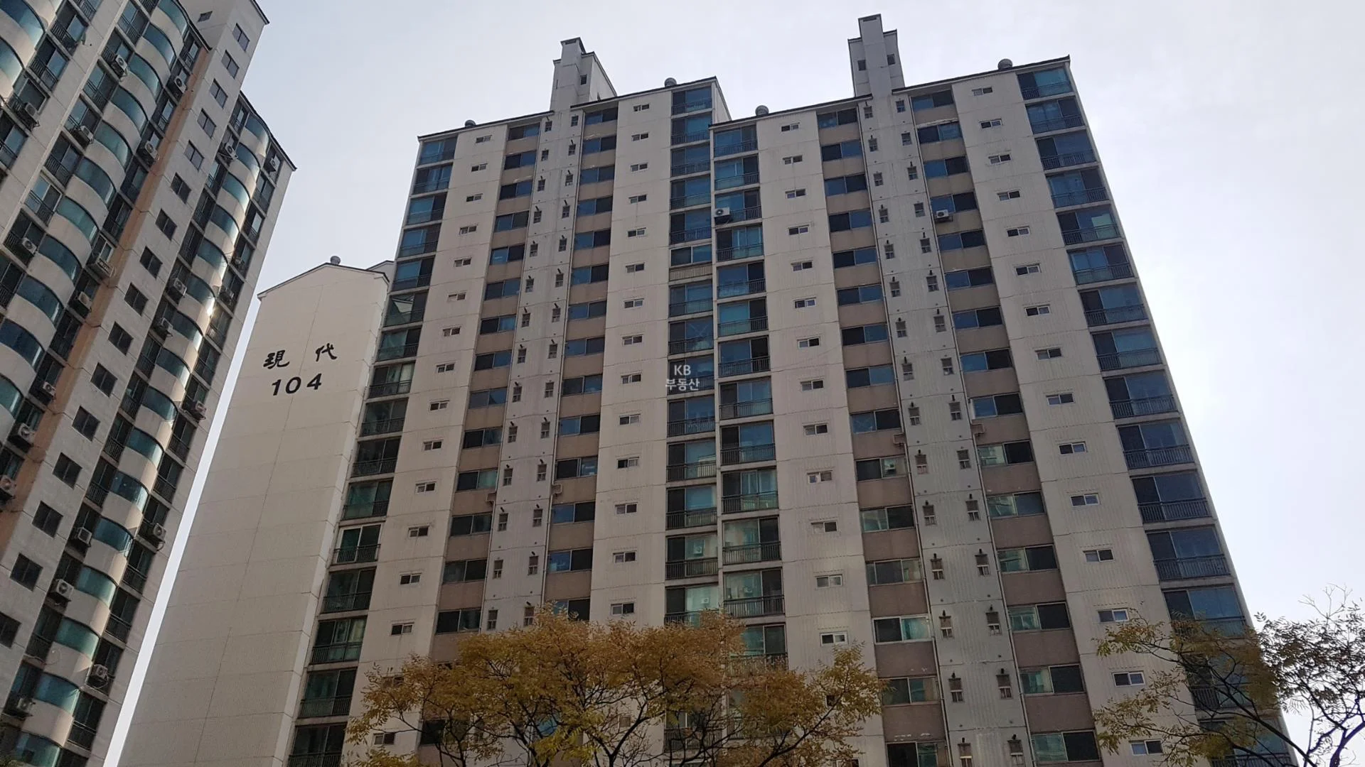 금천현대 아파트 건물 외관