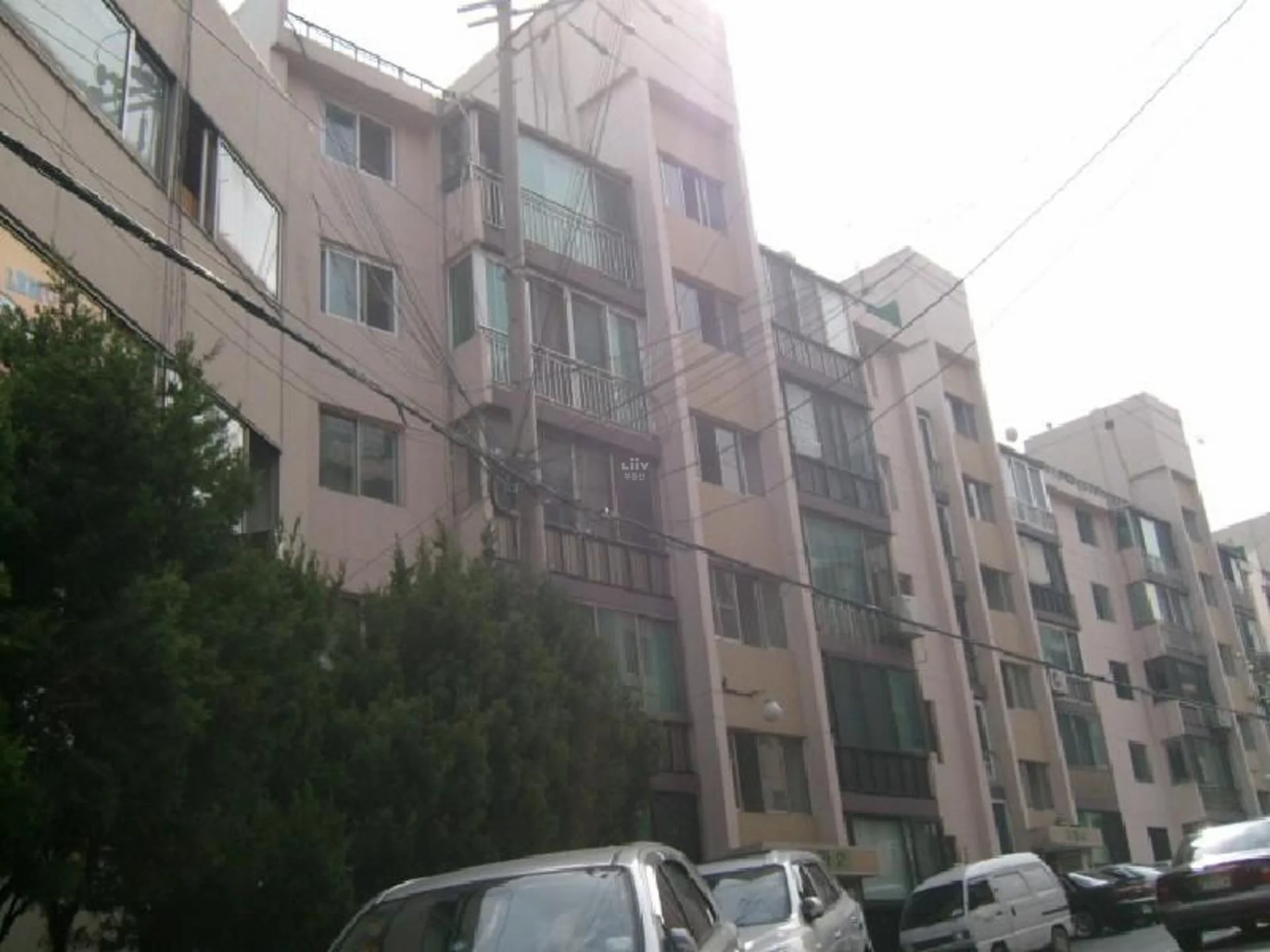성북맨션. 아파트 건물 외관