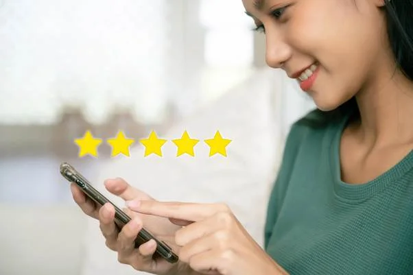 사람, 의류, 인간의 얼굴, 여성이(가) 표시된 사진

AI 생성 콘텐츠는 정확하지 않을 수 있습니다.