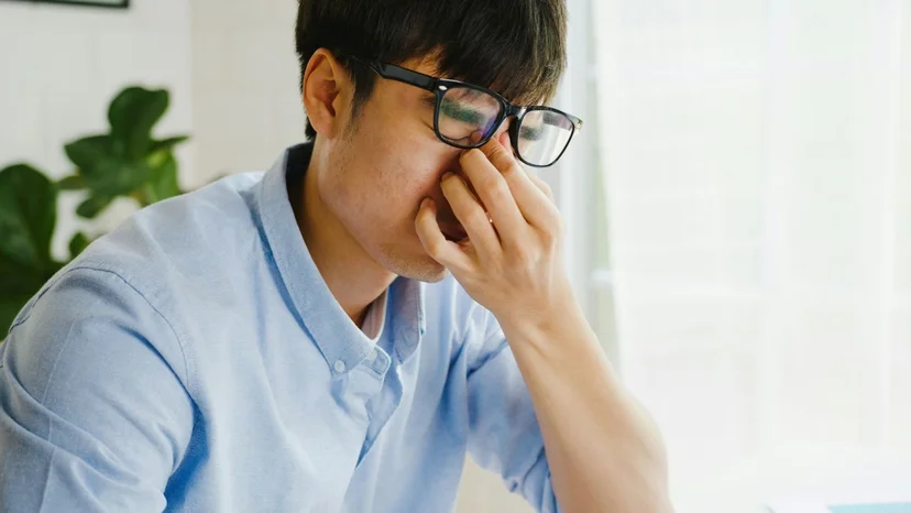 혈당 스파이크로 인해 피로함을 느끼는 현대인