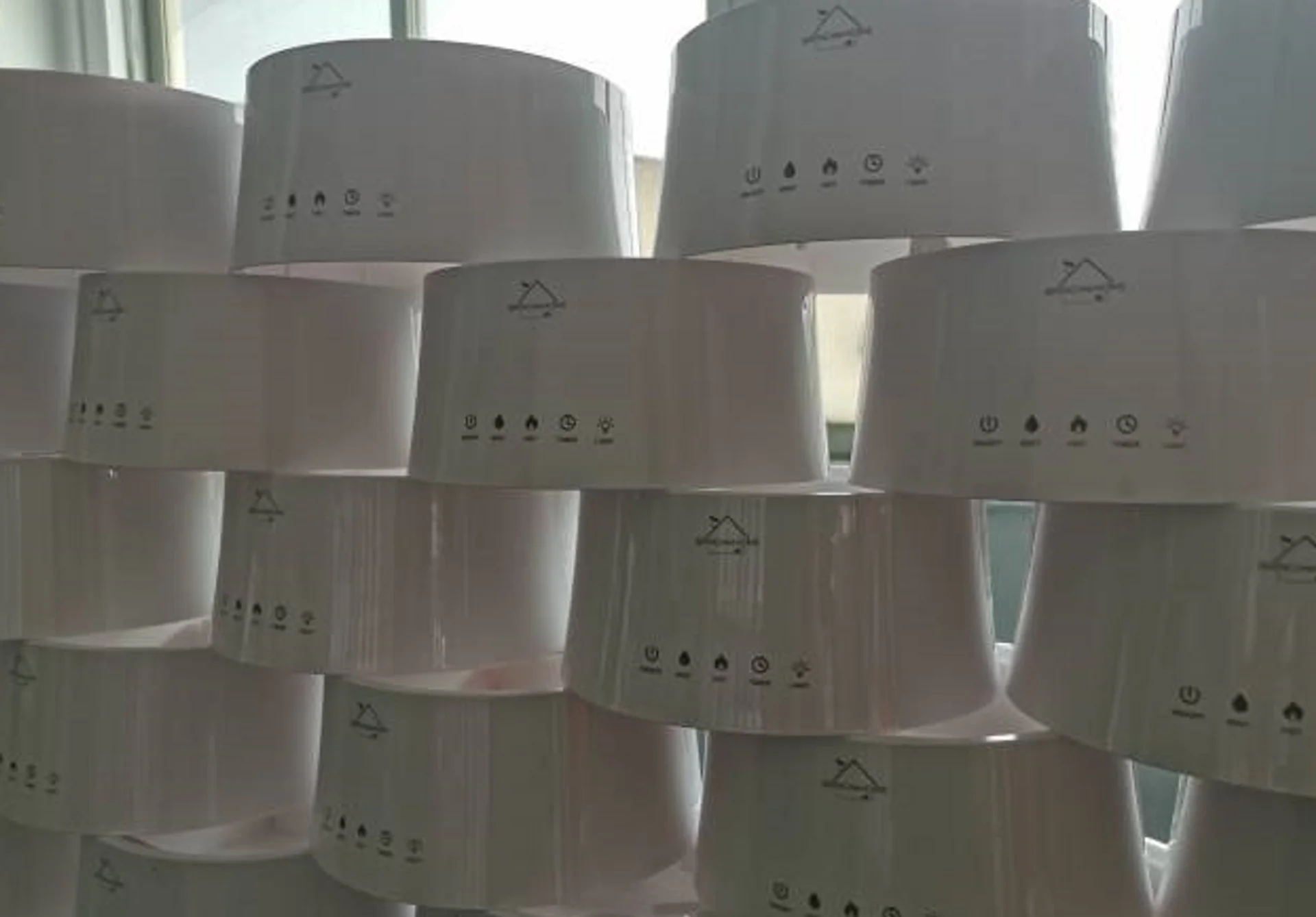 QC가 완료된 브링더홈 가습기 본체들