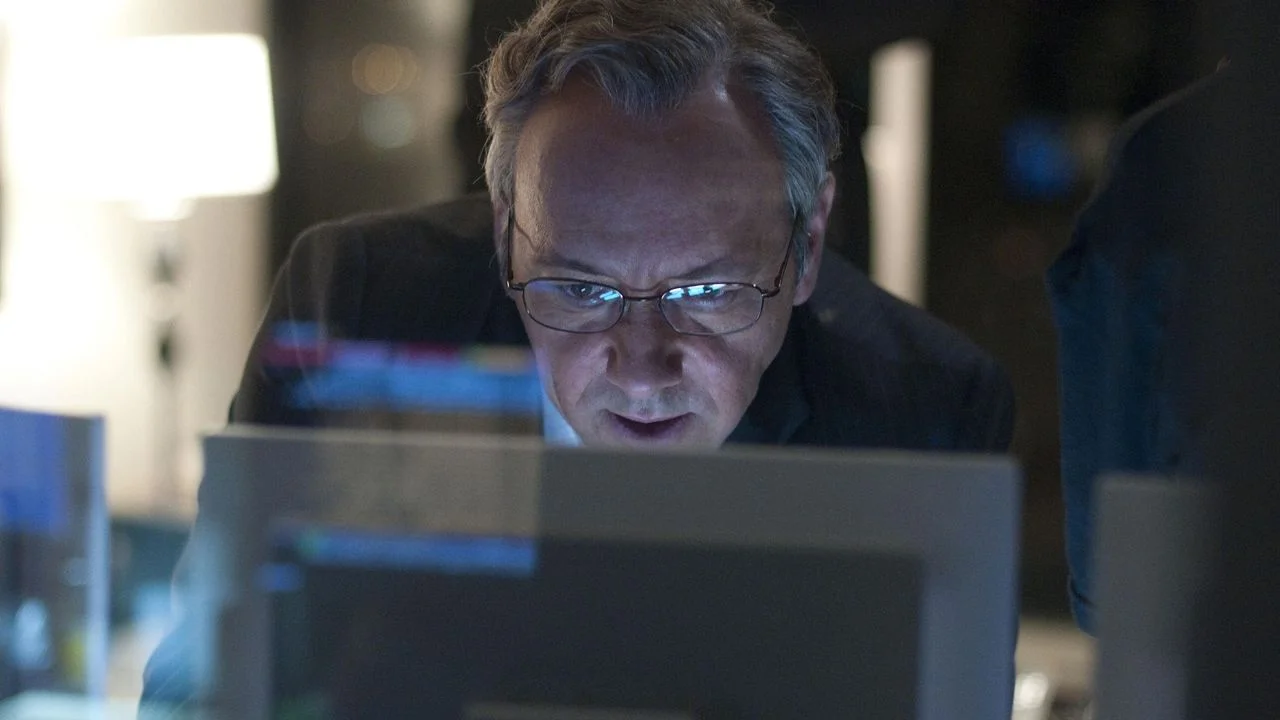 영화 <마진 콜: 24시간, 조작된 진실>