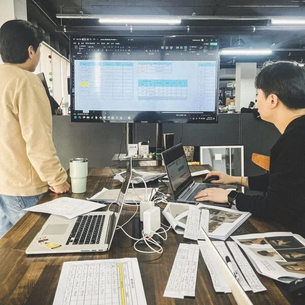 룩북-기획회의-BTYplus