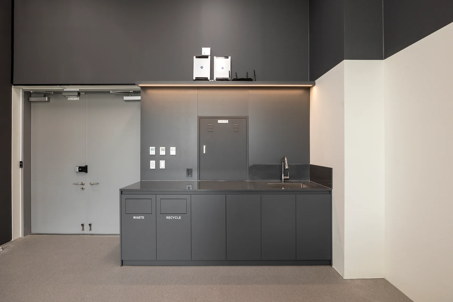 퓨리오사AI 사무실 싱크대 정면