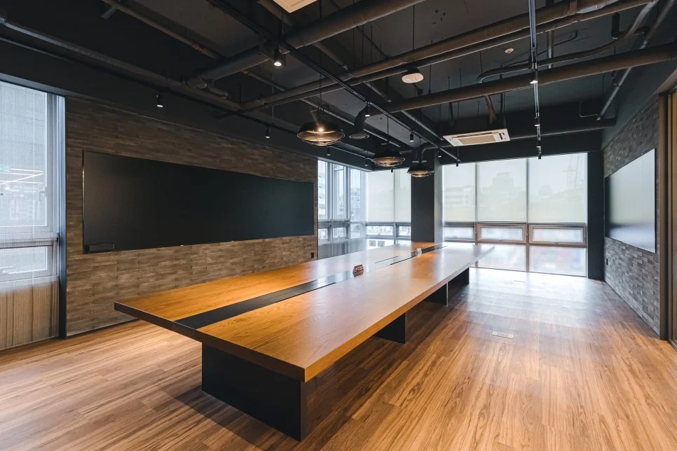 퓨리오사AI 회의실 전경