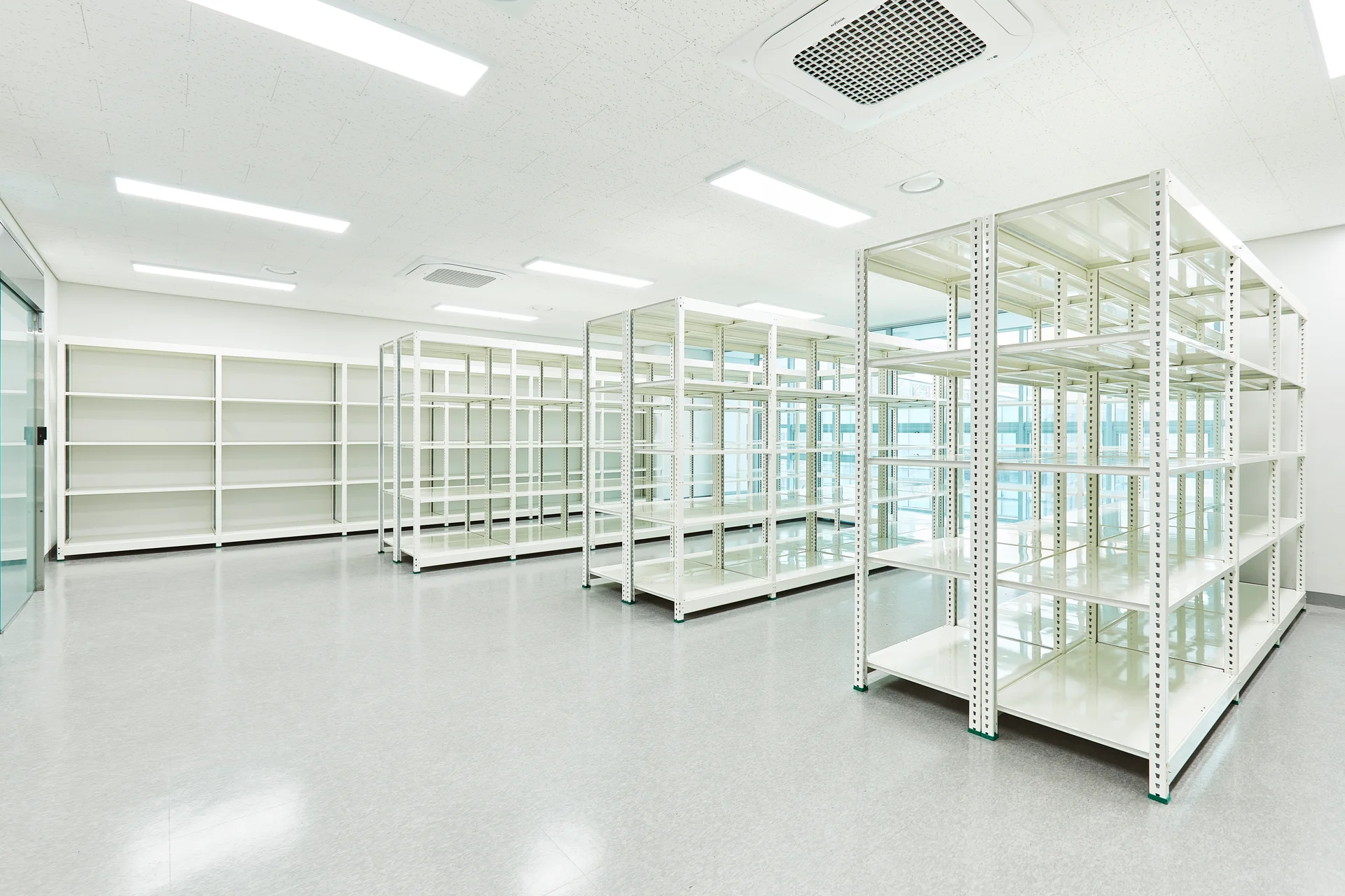 마르헨제이 본사 상품 창고