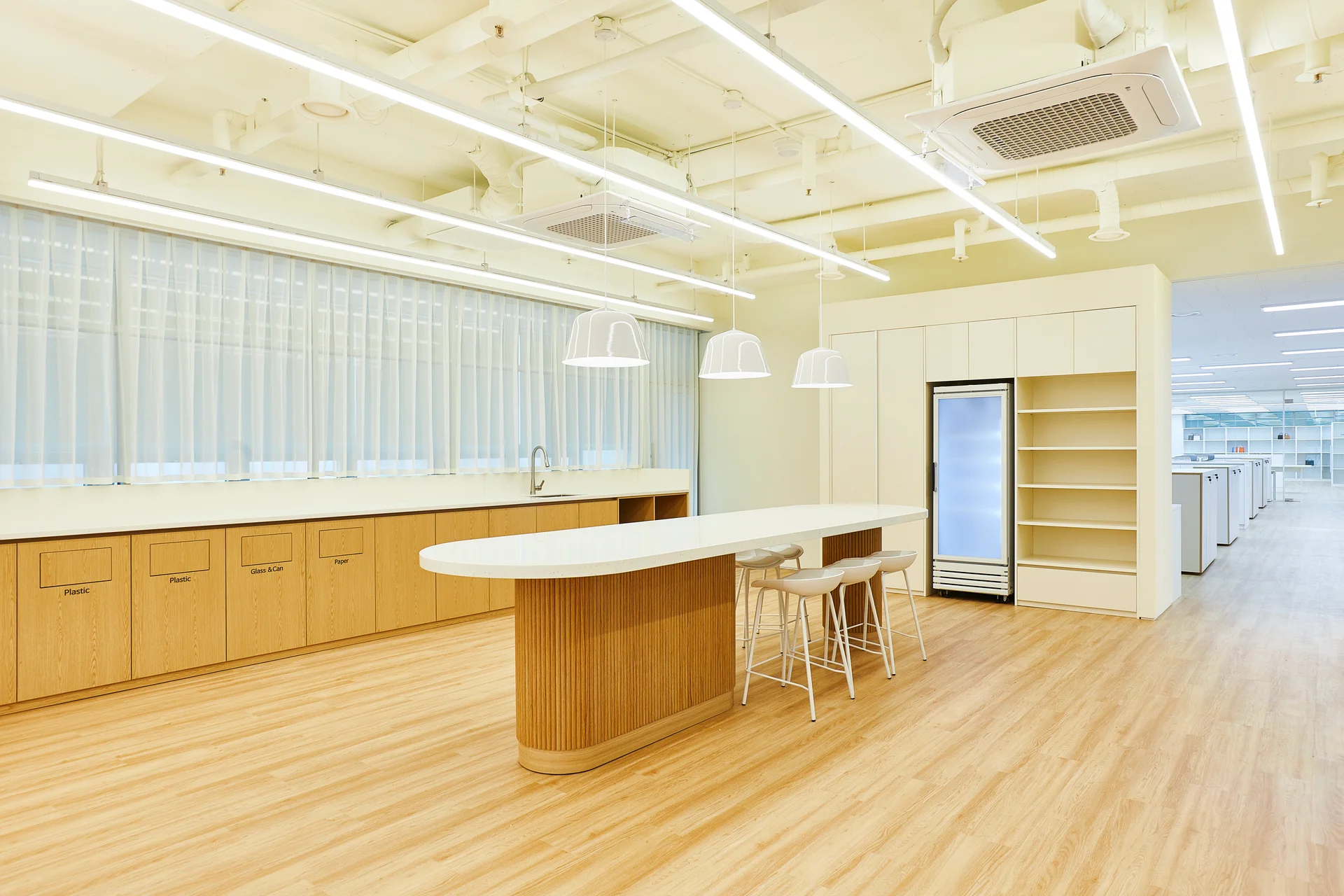 마르헨제이 본사 캔틴, 탕비실