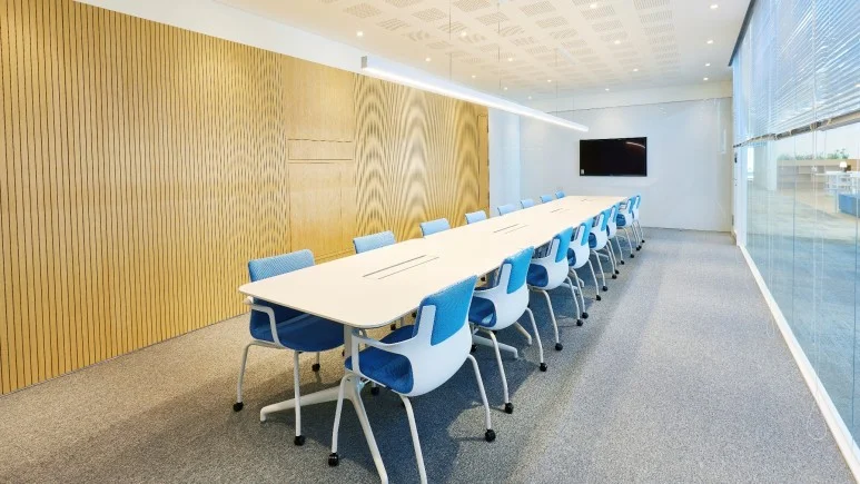 코인원 사옥 16인 회의실