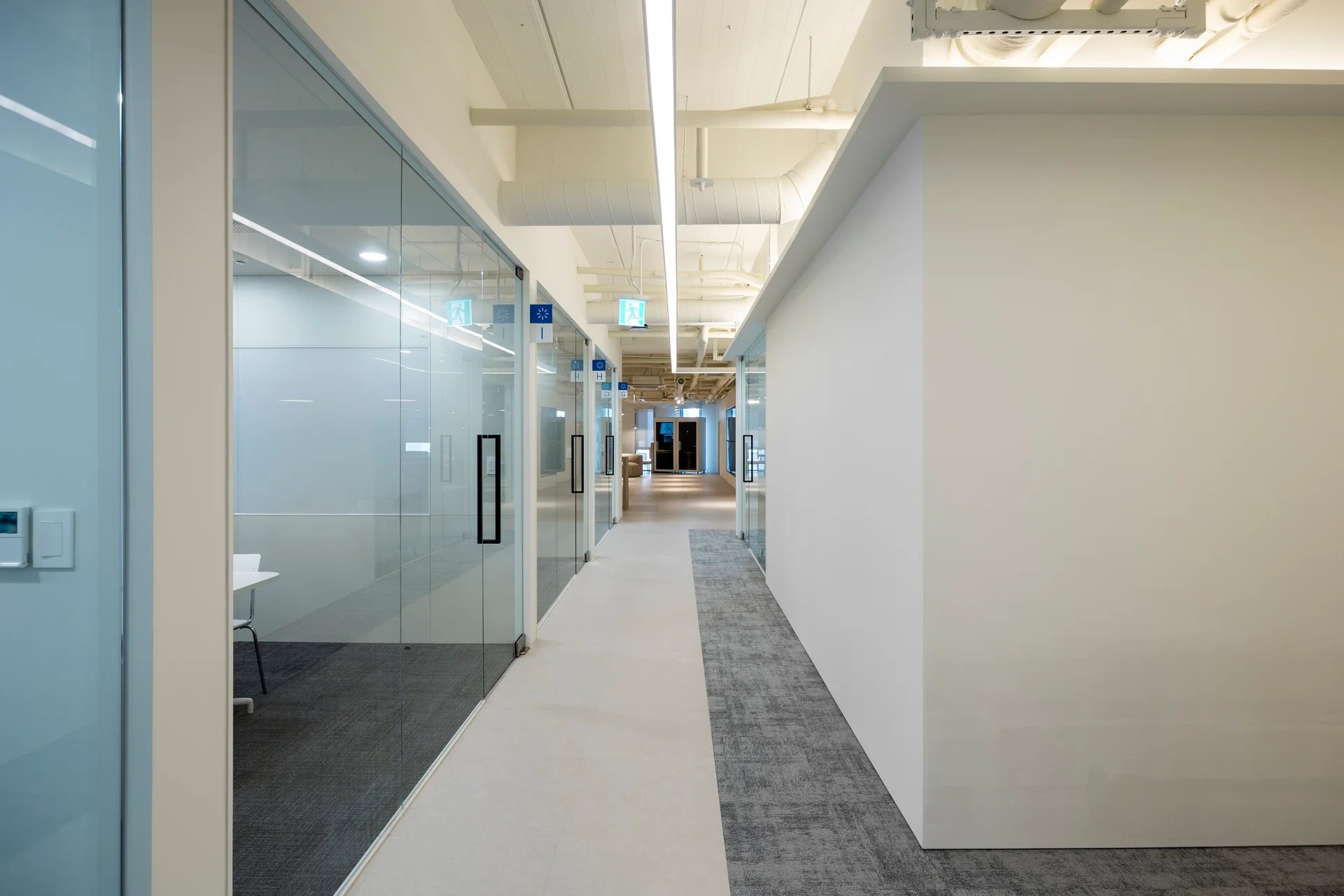 에이슬립 회의실 복도