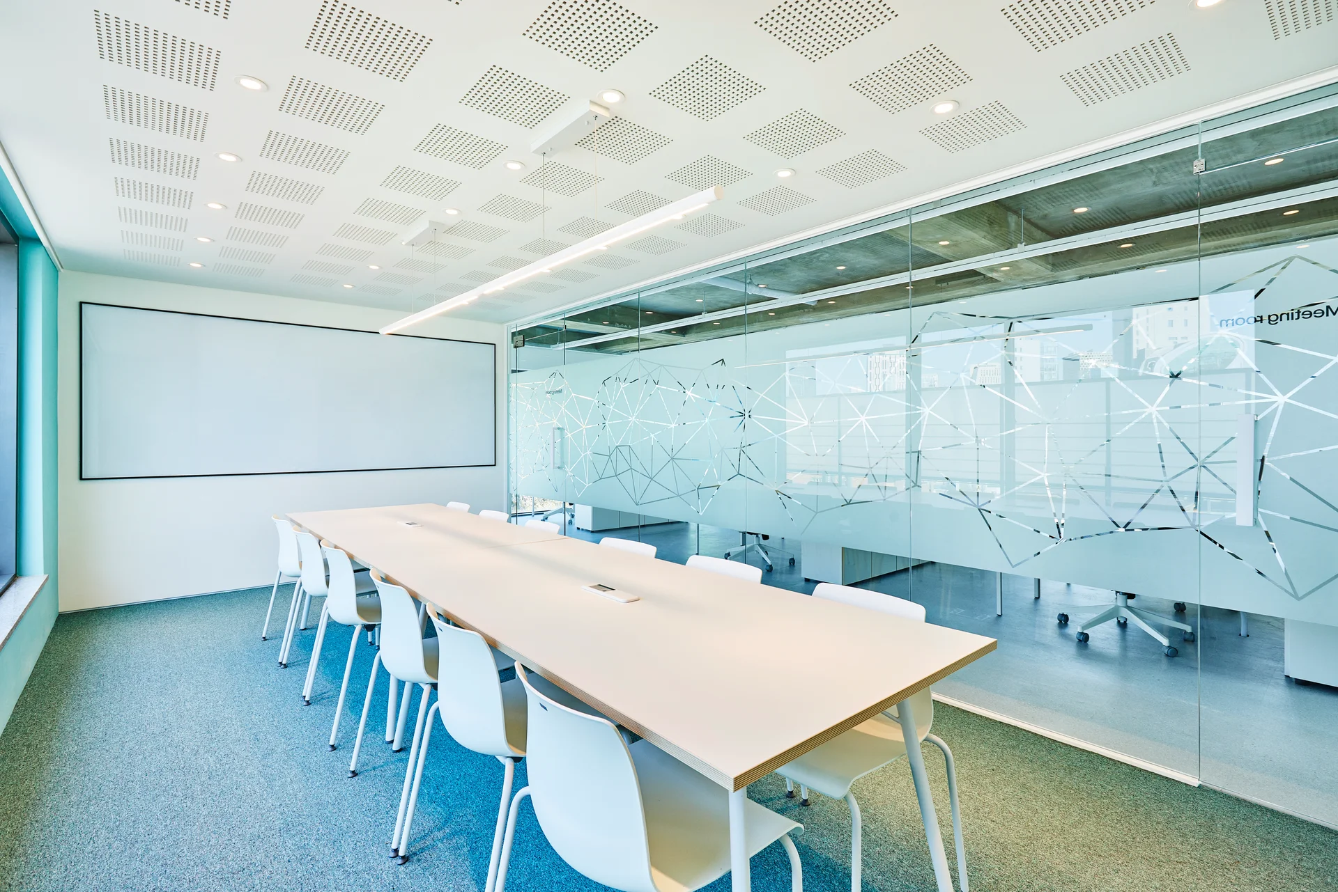 메이사 사무실 내부 12인 회의실