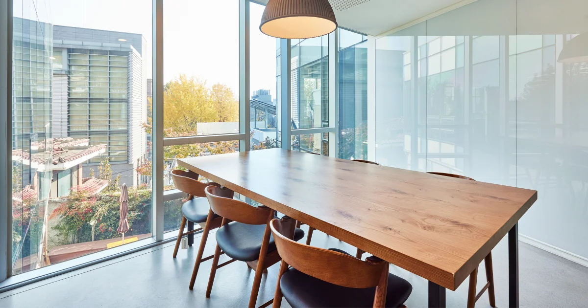 BTS 서울 사무실 미팅룸