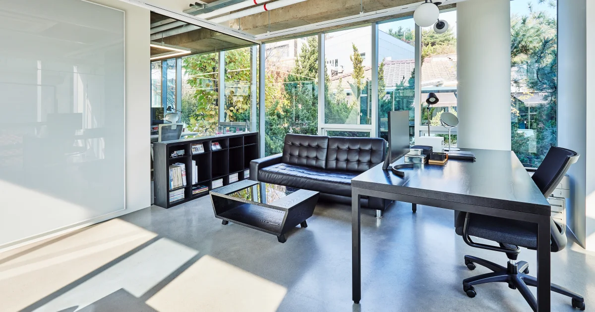 BTS 서울 사무실 임원실