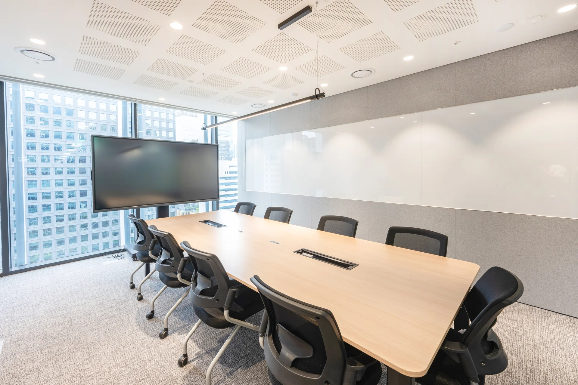 더블미 회의실 통창뷰