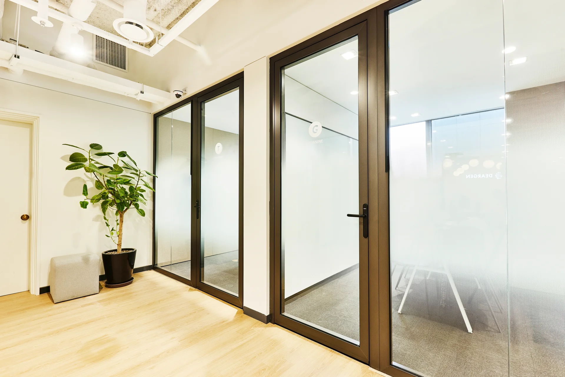 디어젠 사무실 미팅룸 외부