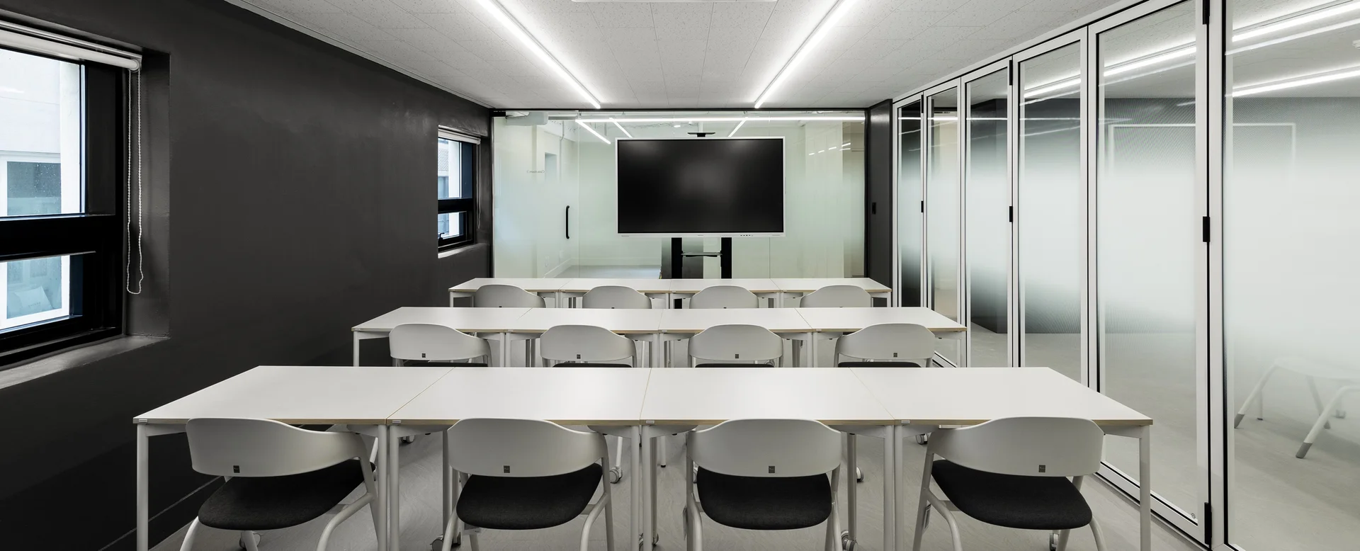 시그널리포트 강의실 폴딩 도어 닫힌 모습