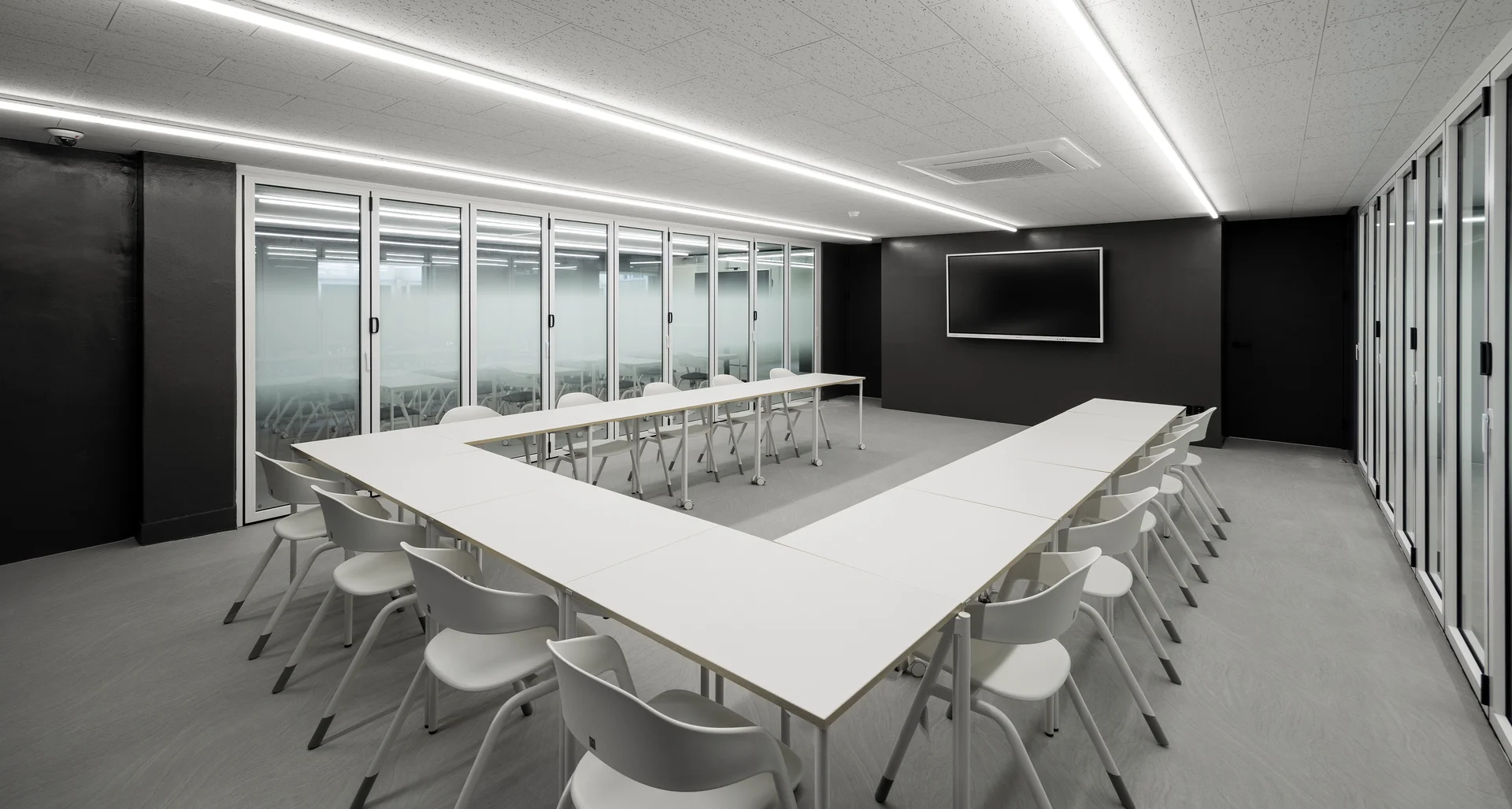 시그널리포트 강의실 인테리어 전경