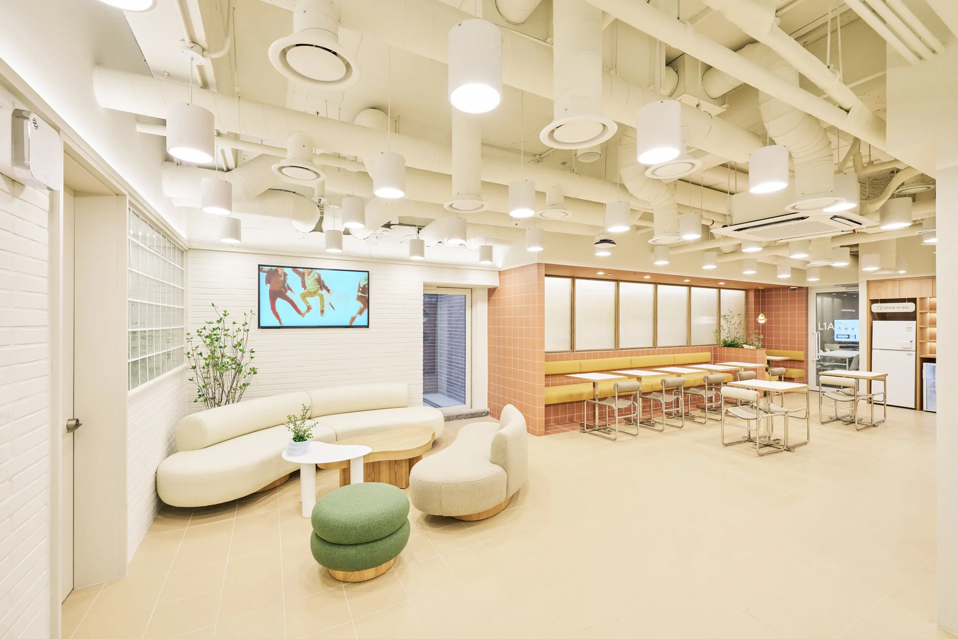 패스트파이브 서초2호점 메인 라운지 전경