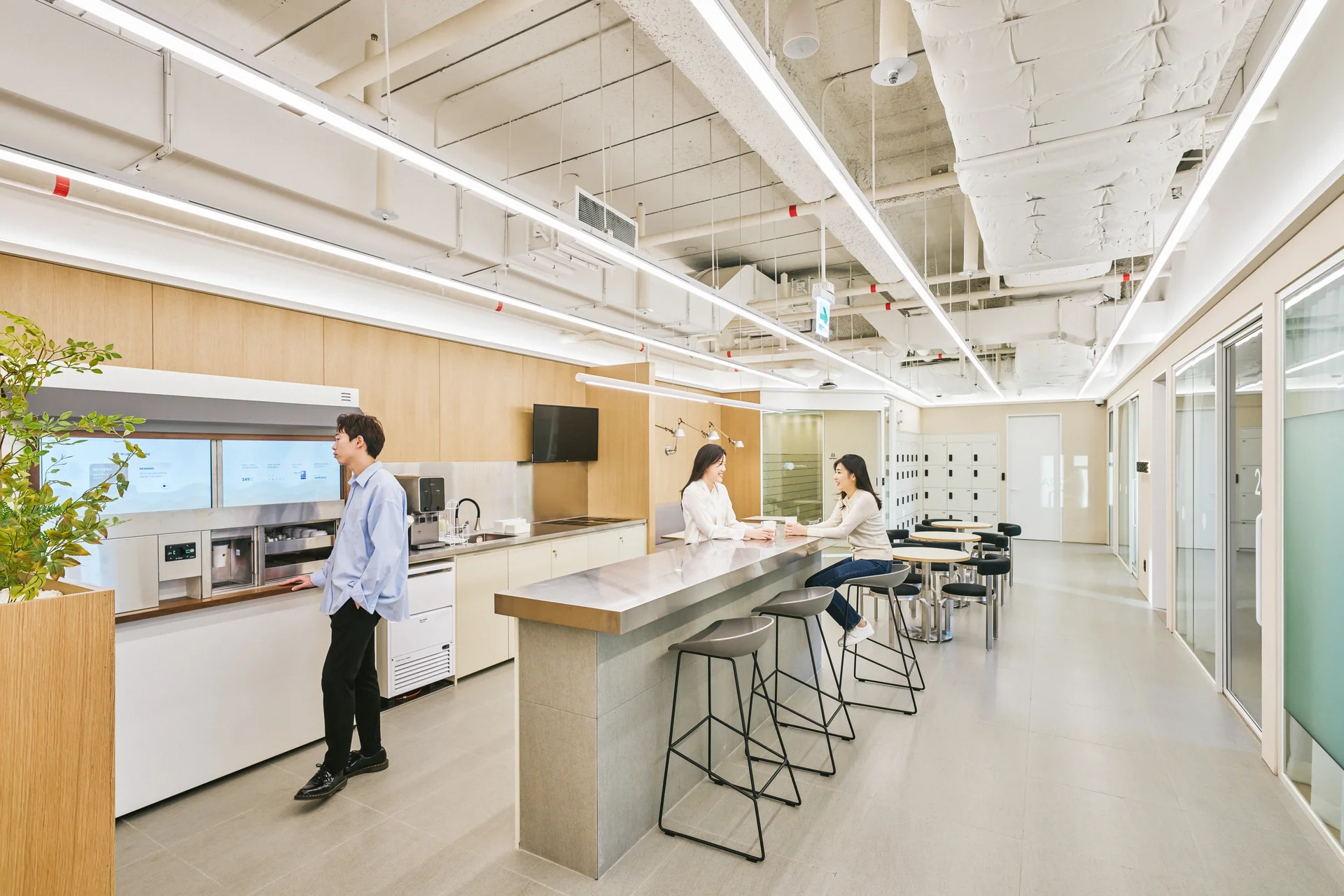 패스트파이브 서울역점 캔틴, 테이블 인테리어