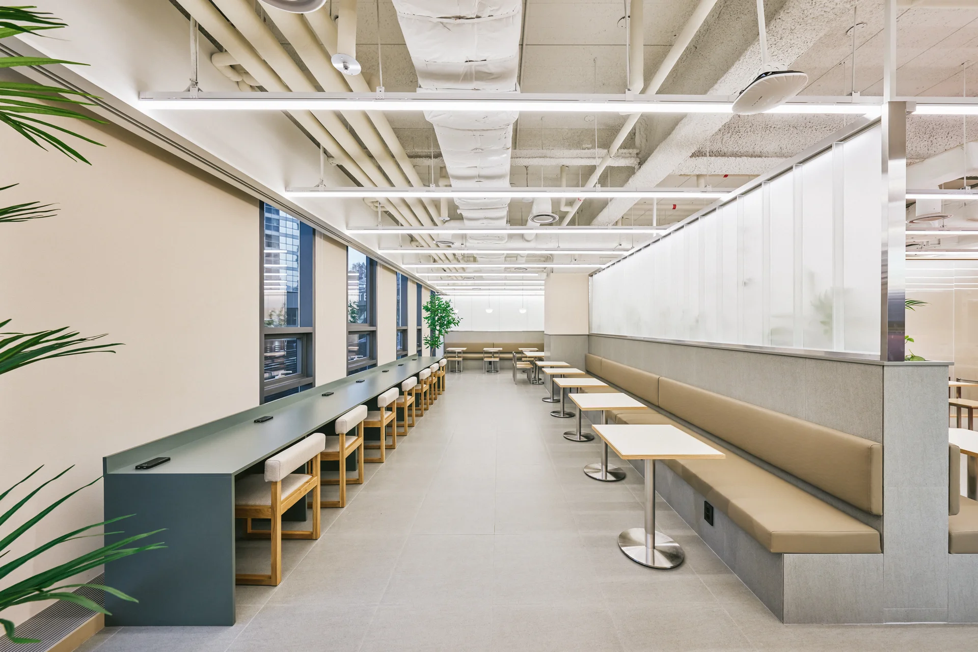 패스트파이브 서울역점 라운지 인테리어