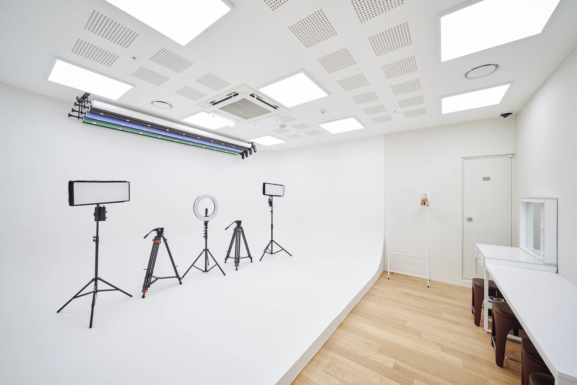 패스트파이브 신사점 스튜디오 인테리어