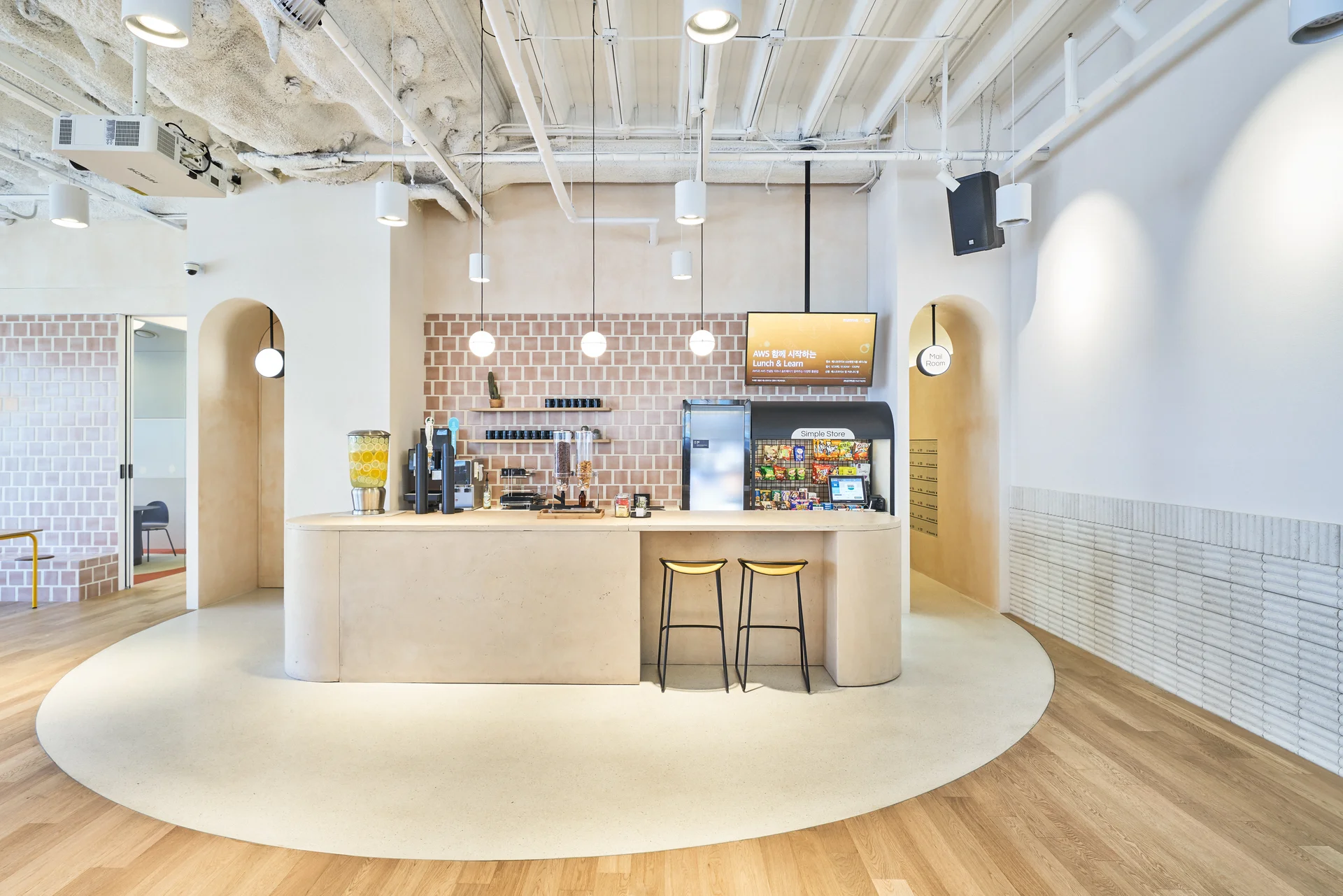패스트파이브 서울숲점 메인 라운지 캔틴 전경