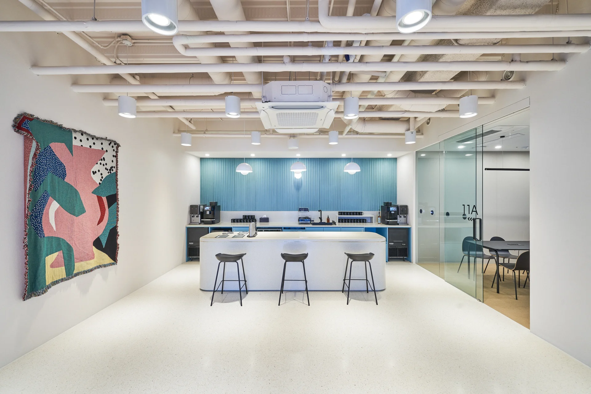 패스트파이브 서울숲점 서브 라운지 캔틴 인테리어