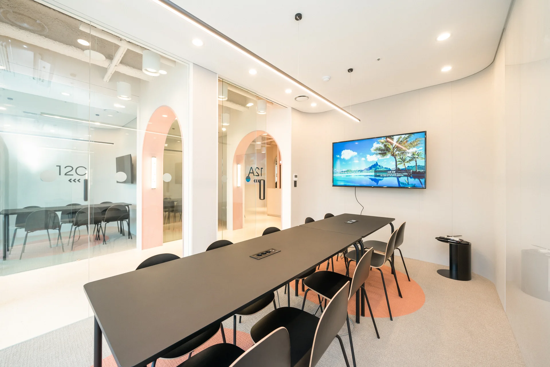 패스트파이브 서울숲점 10인 회의실 모습