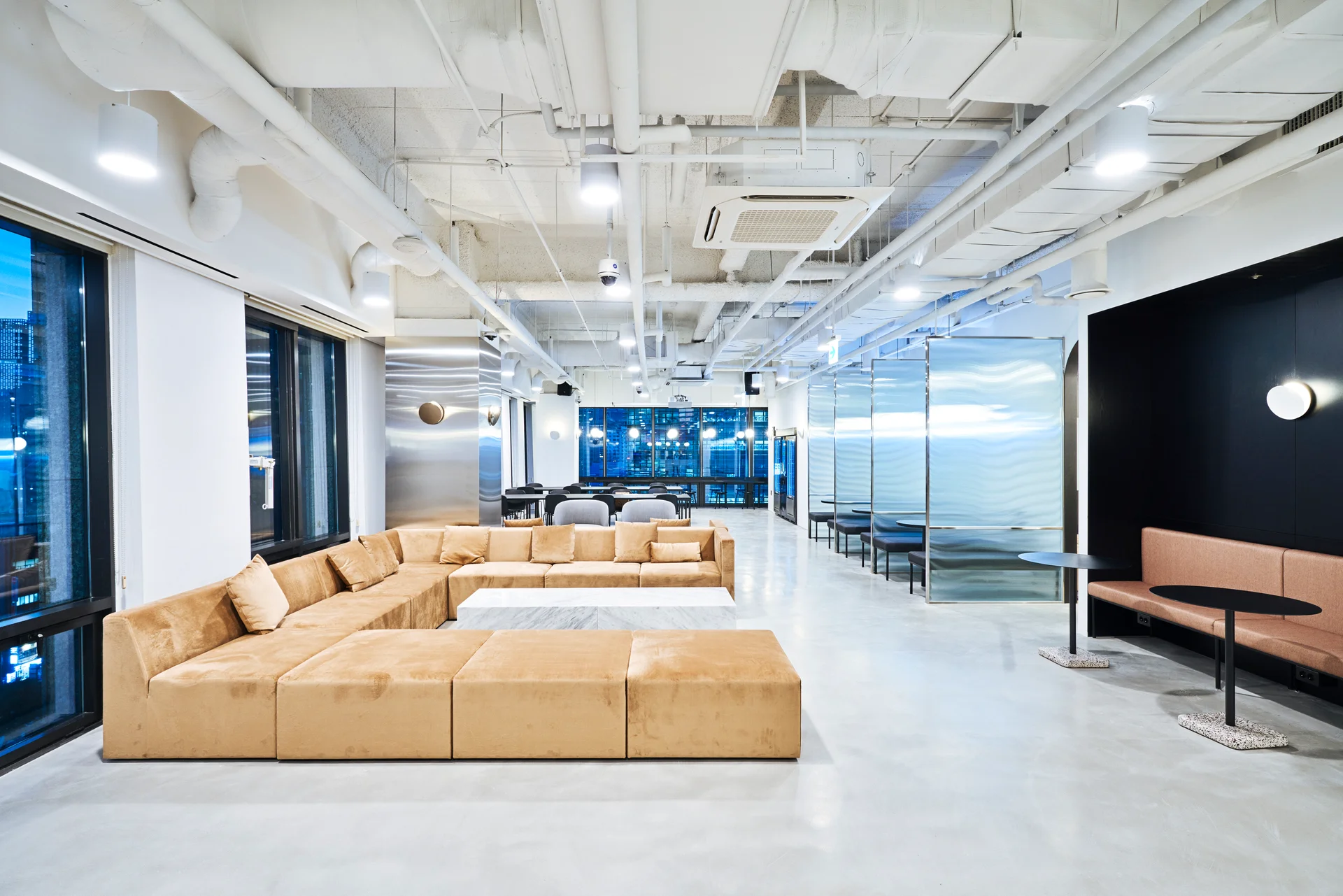 패스트파이브 을지로점 라운지 전경