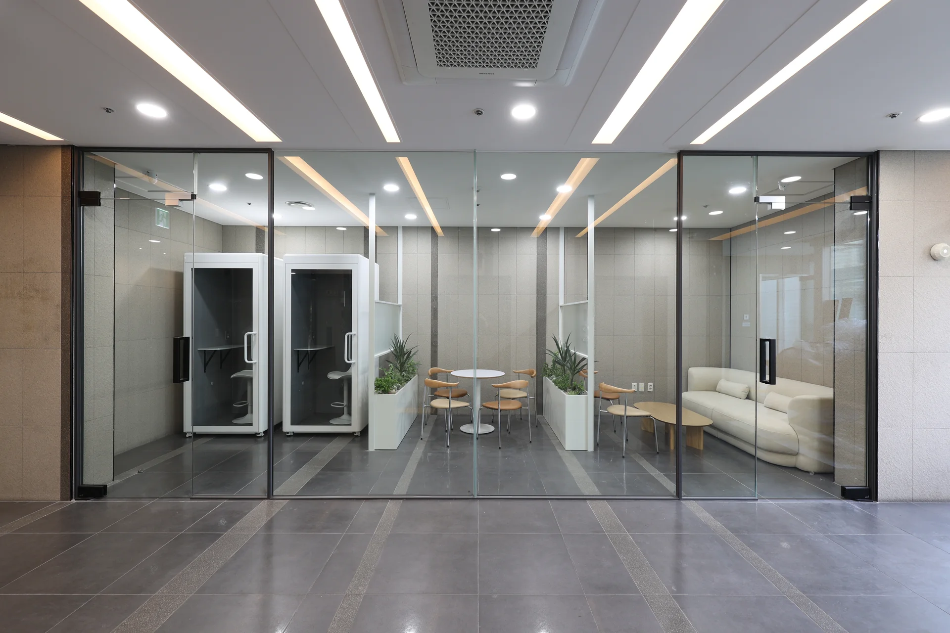 미리디 사무실 로비 휴게 공간 조성