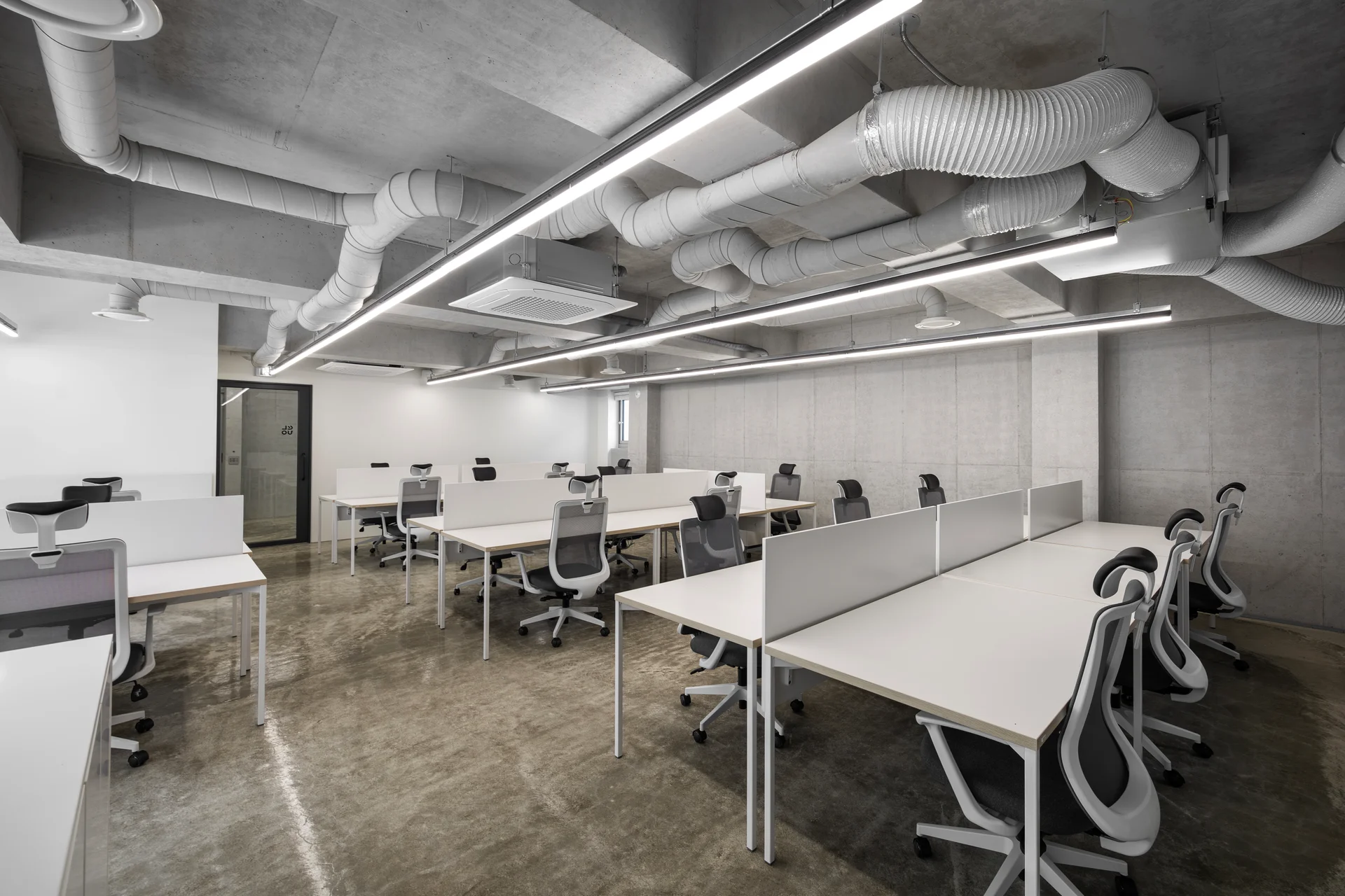 엘루오씨앤씨 사옥 사무실 전경