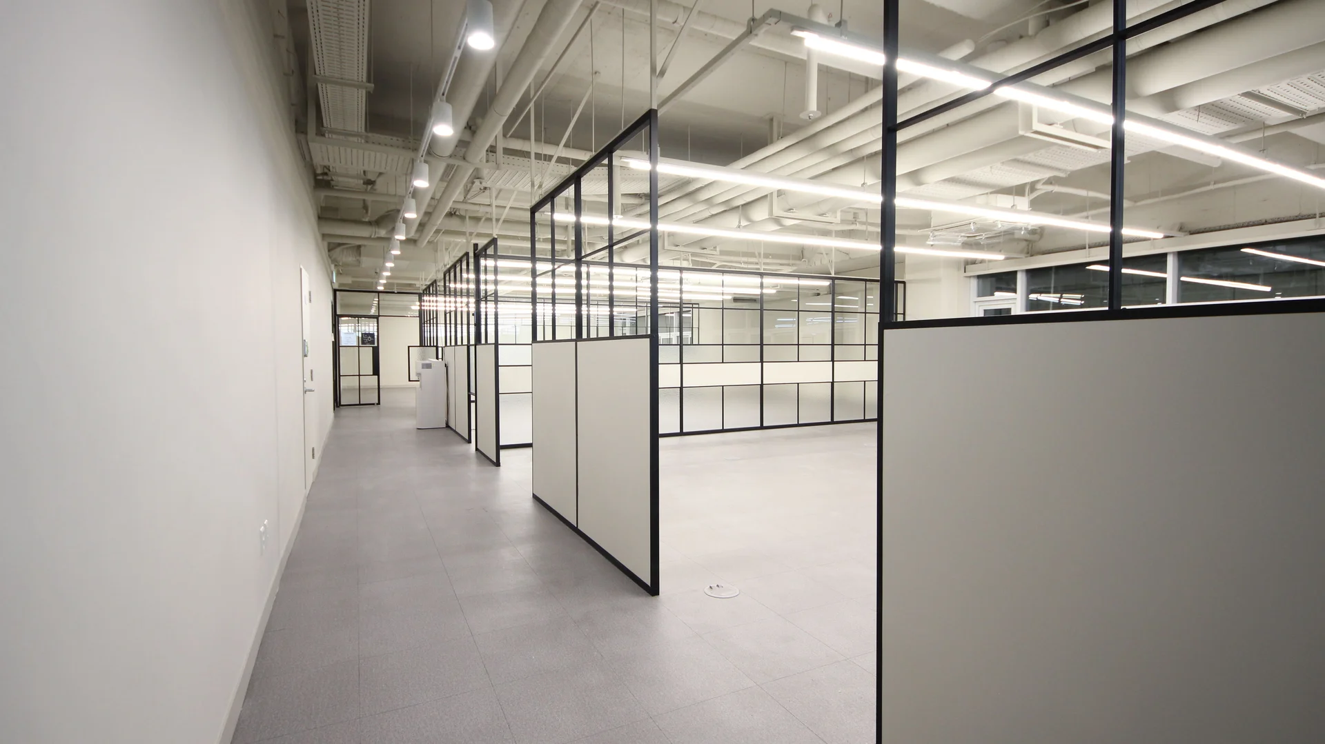 오피스B 인테리어하기에 의뢰 후 바뀐 사무 환경